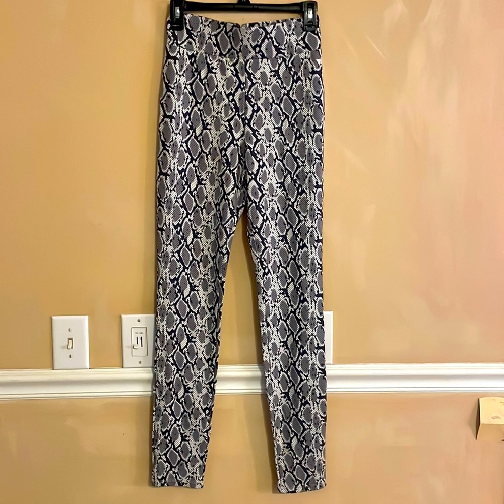 NWT leggings by Guess